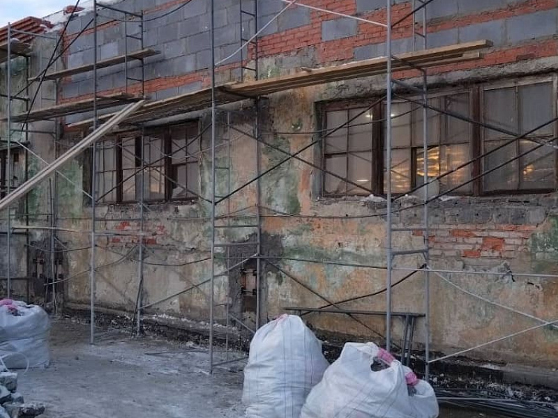 Капремонт ветхого здания. Ремонт кирпичной стены в РМЦ цехе