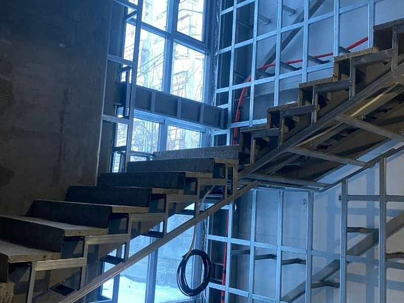 Монтаж металлоконструкций лестничных маршей