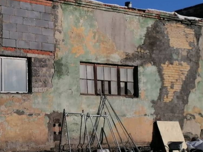 Капремонт ветхого здания. Ремонт кирпичной стены в РМЦ цехе